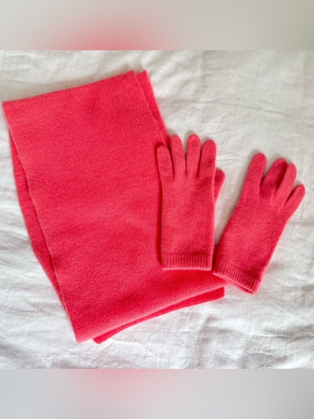 Portolano cashmere scarf and gloves set bubblegum pink